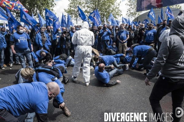 Rassemblement à l appel des syndicats de police.