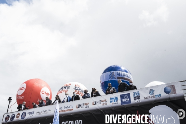 Rassemblement à l appel des syndicats de police.