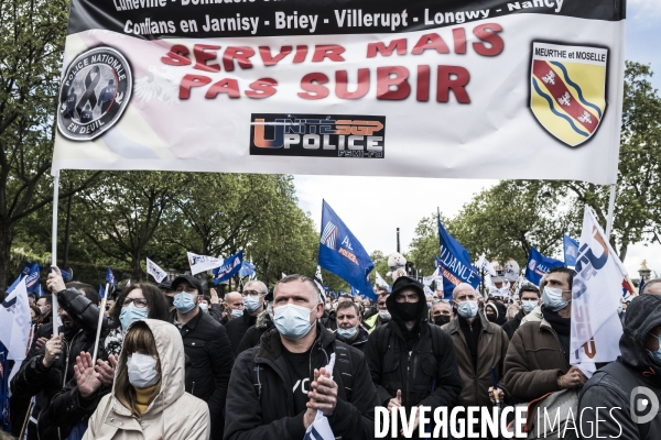 Rassemblement à l appel des syndicats de police.