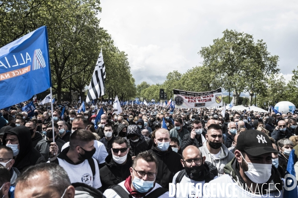 Rassemblement à l appel des syndicats de police.