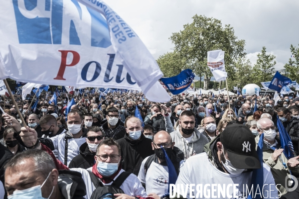 Rassemblement à l appel des syndicats de police.