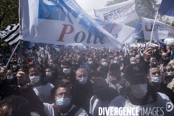 Rassemblement à l appel des syndicats de police.