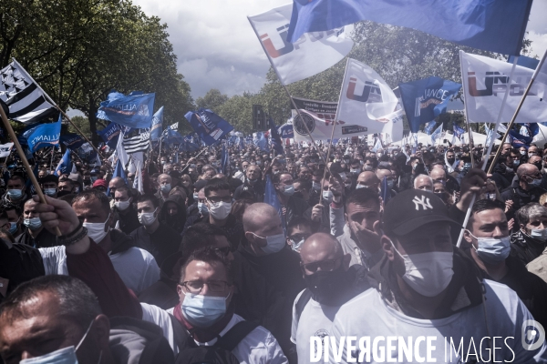 Rassemblement à l appel des syndicats de police.