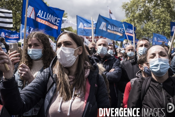 Rassemblement à l appel des syndicats de police.