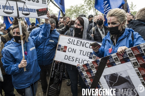 Rassemblement à l appel des syndicats de police.