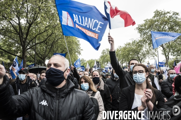 Rassemblement à l appel des syndicats de police.