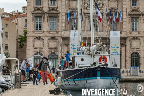 La Flottille des Pirates du Plastique à Marseille 