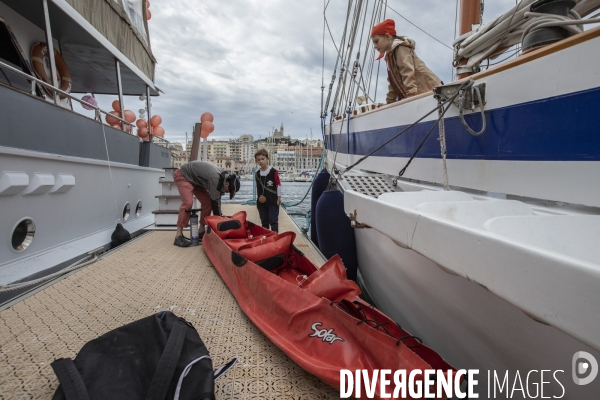 La Flottille des Pirates du Plastique à Marseille 