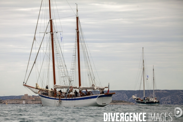 La Flottille des Pirates du Plastique à Marseille 