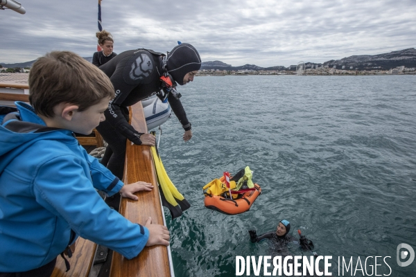 La Flottille des Pirates du Plastique à Marseille 