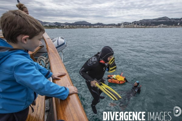 La Flottille des Pirates du Plastique à Marseille 