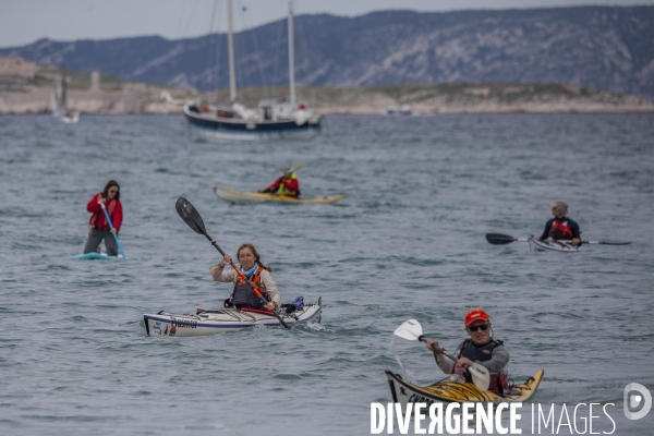 La Flottille des Pirates du Plastique à Marseille 