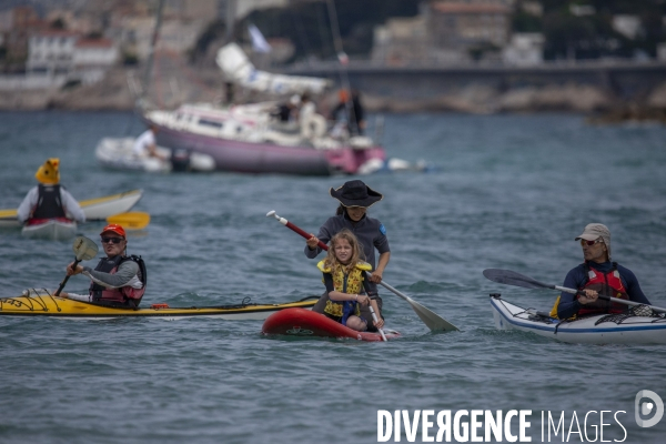 La Flottille des Pirates du Plastique à Marseille 