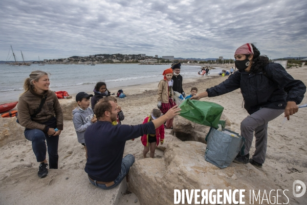 La Flottille des Pirates du Plastique à Marseille 