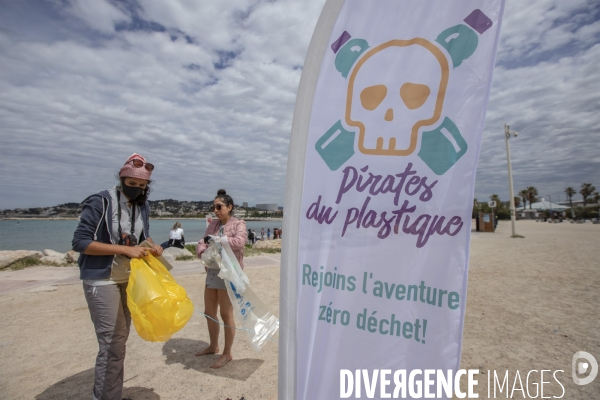 La Flottille des Pirates du Plastique à Marseille 