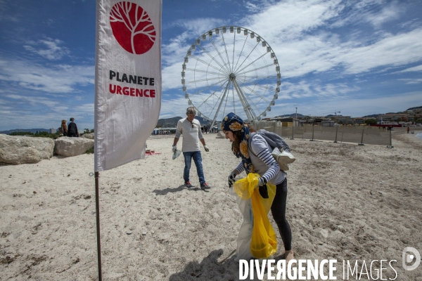 La Flottille des Pirates du Plastique à Marseille 