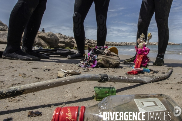 La Flottille des Pirates du Plastique à Marseille 