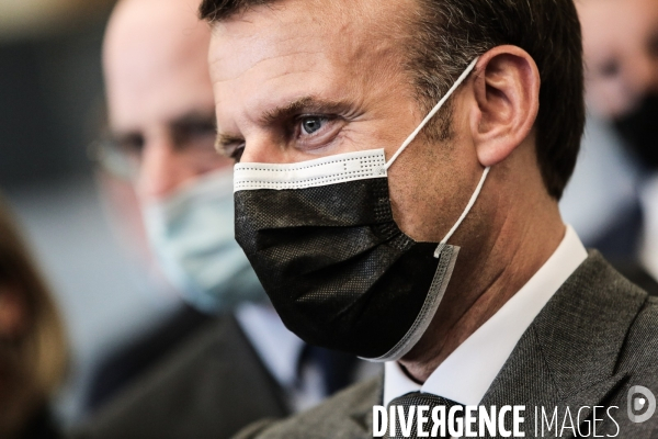 Emmanuel macron - deplacement dans l aube