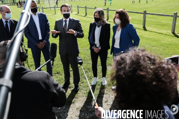 Emmanuel macron - deplacement dans l aube