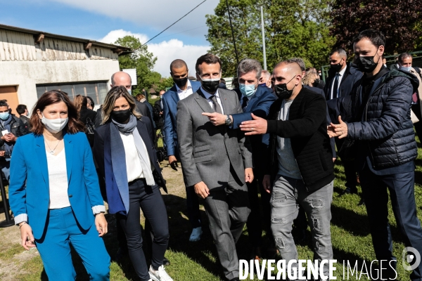 Emmanuel macron - deplacement dans l aube