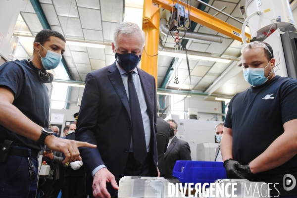 Bruno le Maire visite le Groupe RAFAUT spécialiste en équipements aéronautiques.