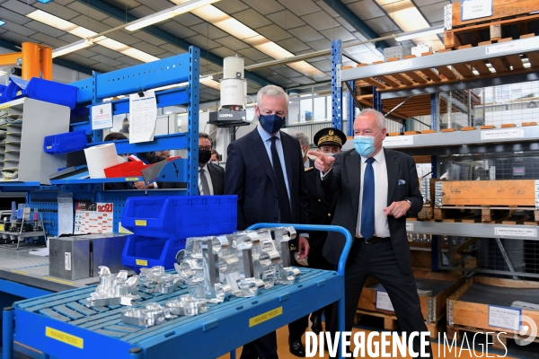 Bruno le Maire visite le Groupe RAFAUT spécialiste en équipements aéronautiques.