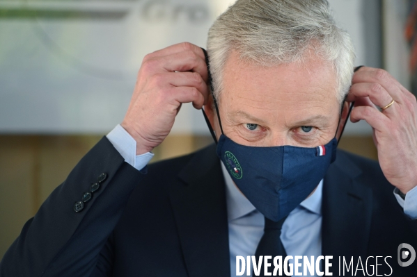 Bruno le Maire visite le Groupe RAFAUT spécialiste en équipements aéronautiques.