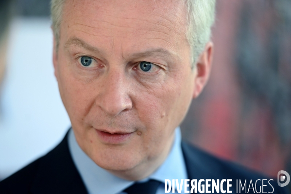 Bruno le Maire visite le Groupe RAFAUT spécialiste en équipements aéronautiques.