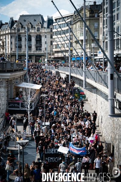 Lausanne - Manifestation contre la loi sur les mesures policières de lutte contre le terrorisme (MPT)