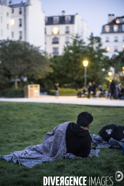 Exiles installes au jardin villemin, paris.