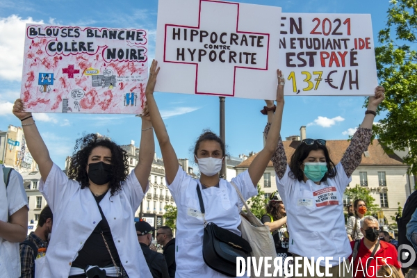 Le Collectif inter-hôpitaux manifeste