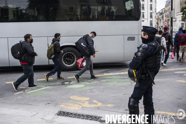 Evacuation des exiles qui occupaient le jardin villemin.