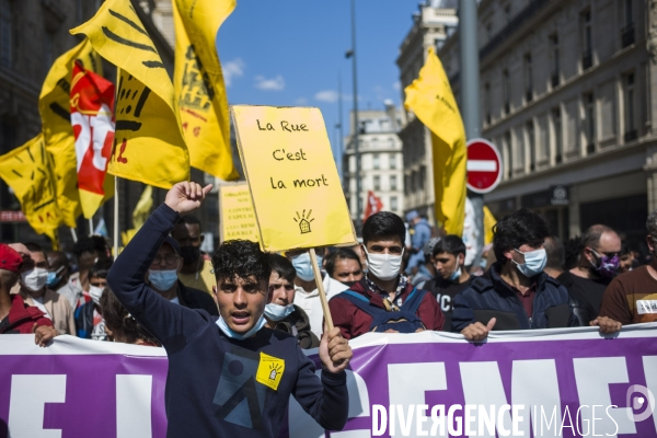 Manifestation du dal la veille de la fin de la treve hivernale.