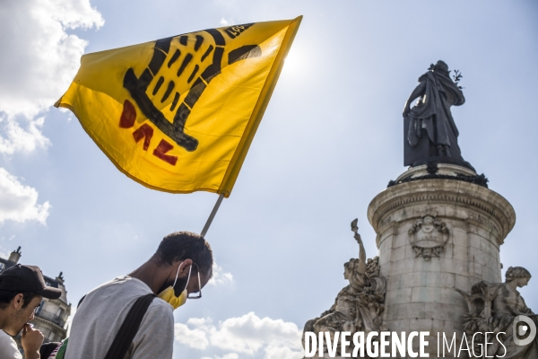 Manifestation du dal la veille de la fin de la treve hivernale.