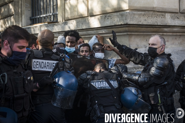 Manifestation du dal la veille de la fin de la treve hivernale.