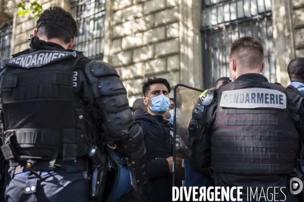 Manifestation du dal la veille de la fin de la treve hivernale.