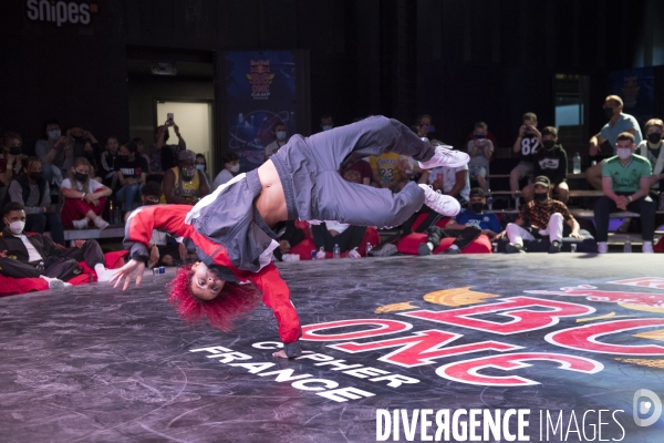 Battle - Red Bull BC One Cypher France B-Girls et B-Boys