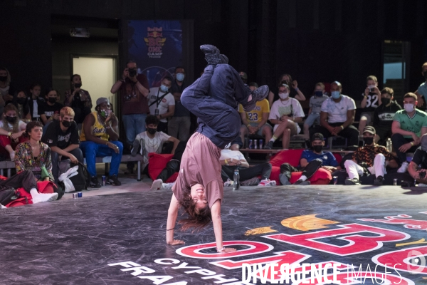 Battle - Red Bull BC One Cypher France B-Girls et B-Boys