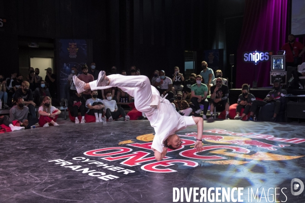 Battle - Red Bull BC One Cypher France B-Girls et B-Boys