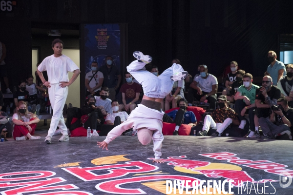 Battle - Red Bull BC One Cypher France B-Girls et B-Boys