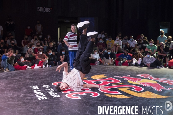 Battle - Red Bull BC One Cypher France B-Girls et B-Boys