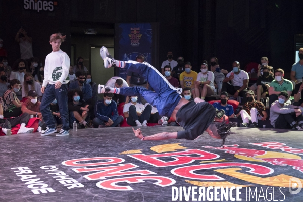 Battle - Red Bull BC One Cypher France B-Girls et B-Boys