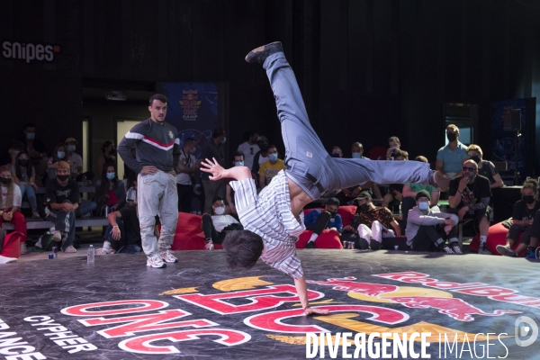 Battle - Red Bull BC One Cypher France B-Girls et B-Boys