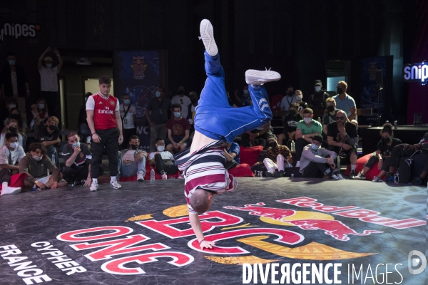 Battle - Red Bull BC One Cypher France B-Girls et B-Boys