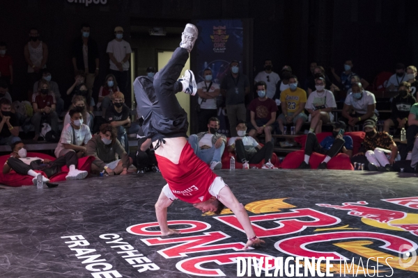 Battle - Red Bull BC One Cypher France B-Girls et B-Boys