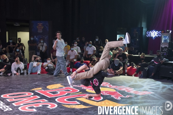 Battle - Red Bull BC One Cypher France B-Girls et B-Boys