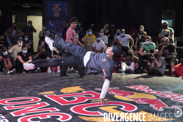 Battle - Red Bull BC One Cypher France B-Girls et B-Boys