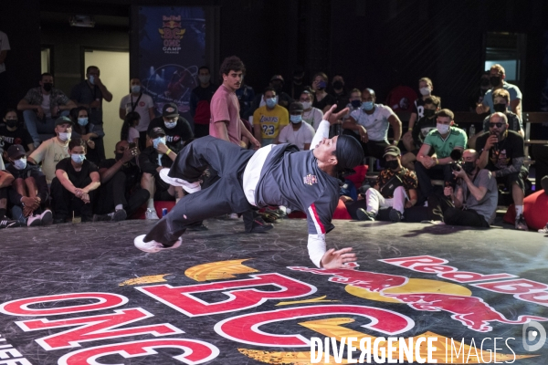 Battle - Red Bull BC One Cypher France B-Girls et B-Boys