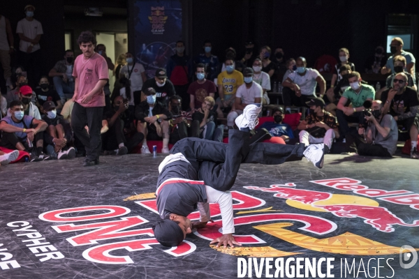 Battle - Red Bull BC One Cypher France B-Girls et B-Boys