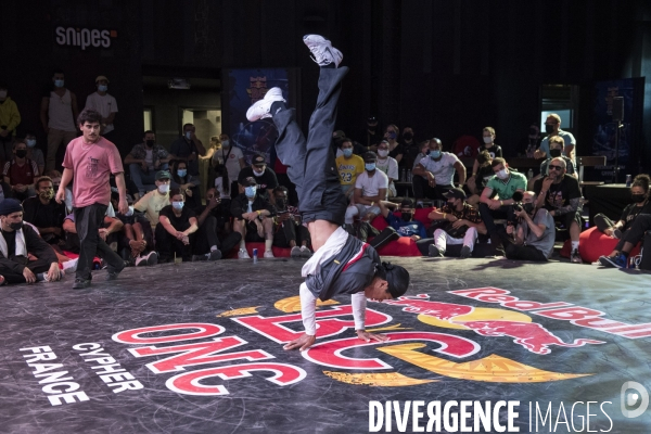 Battle - Red Bull BC One Cypher France B-Girls et B-Boys